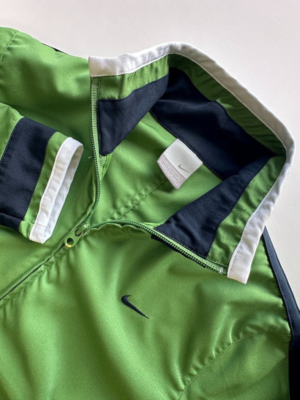 Nike Women’s Sz Small 4/6 Vintage Green Full Zip Lightweight Track Jacket Run